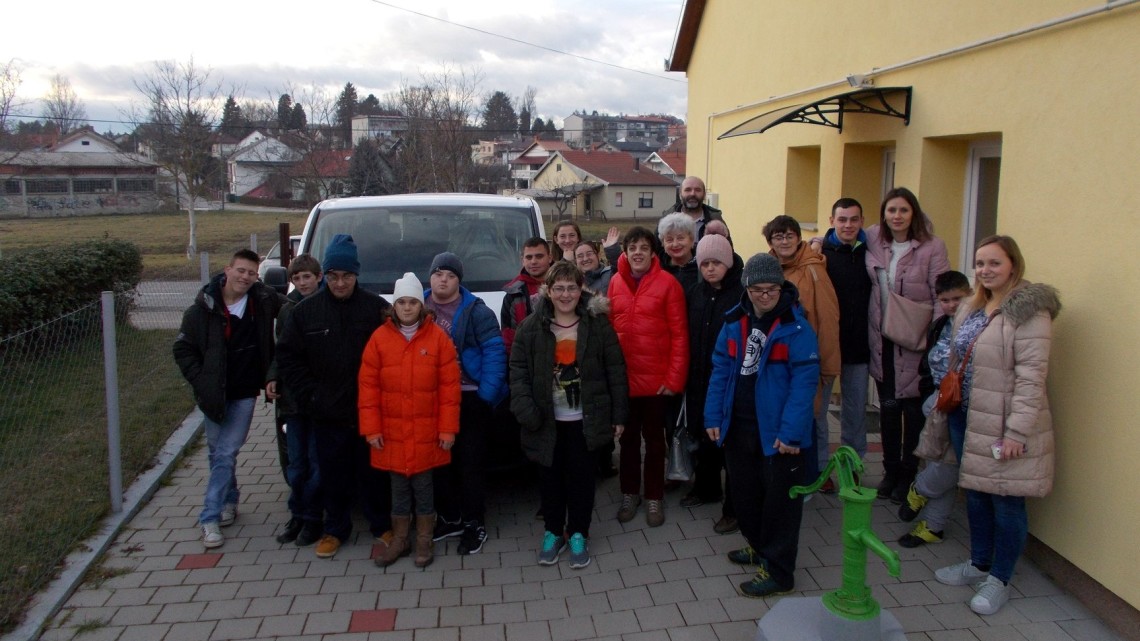 49834074_1813268712118525_6487952819671269376_o